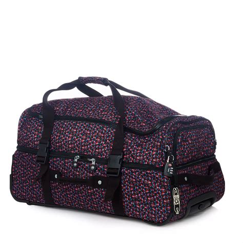 kipling teagan medium wheeled duffle